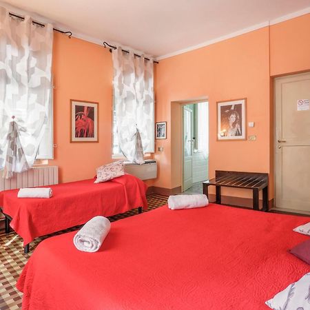 Antica Residenza Santa Chiara -City Center Hotel Лука Екстериор снимка