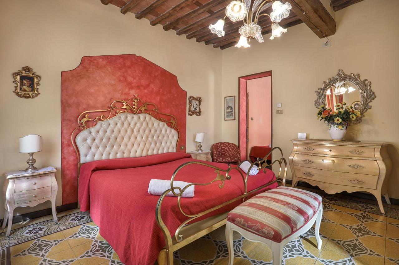 Antica Residenza Santa Chiara -City Center Лука Екстериор снимка