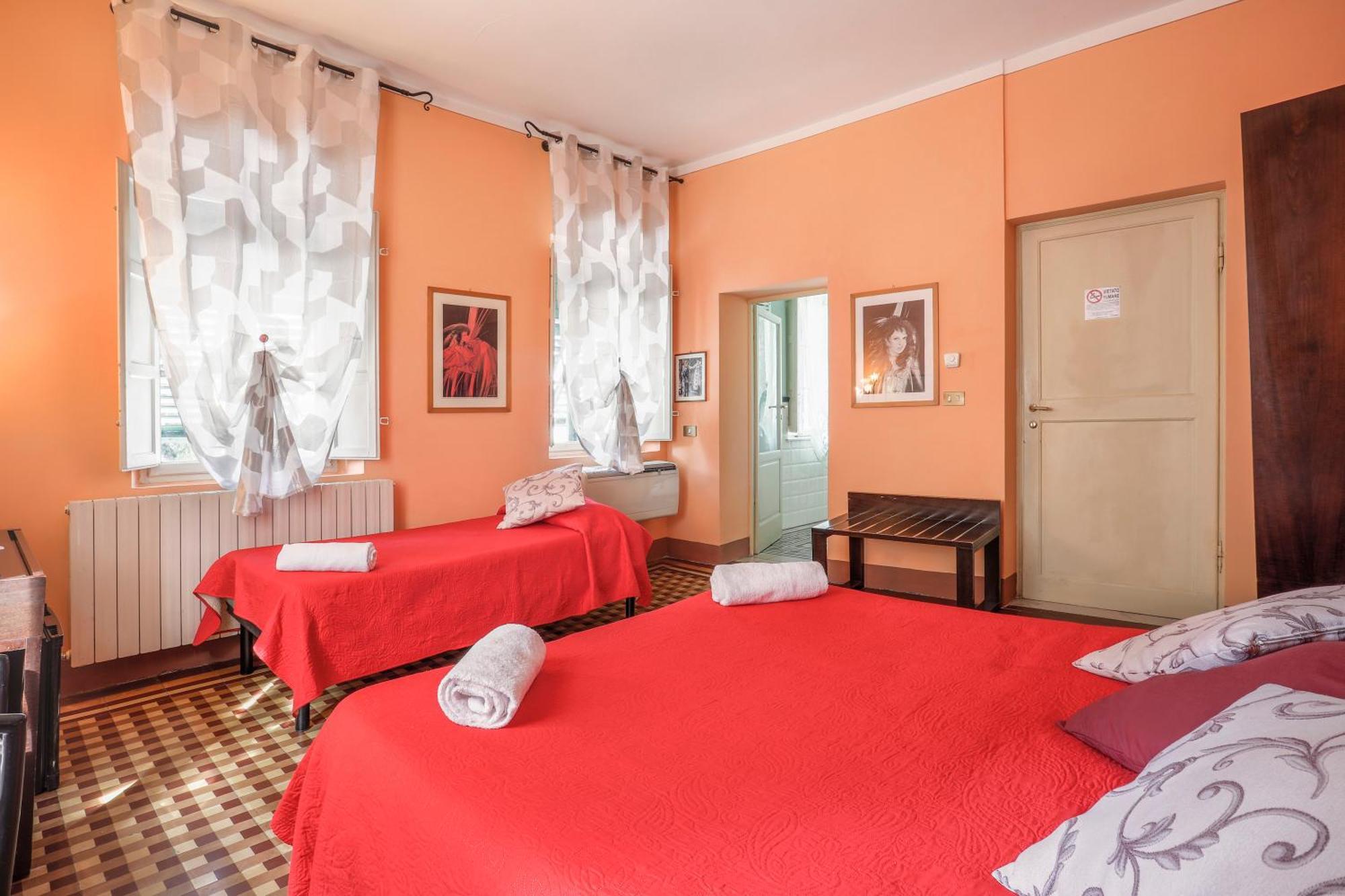 Antica Residenza Santa Chiara -City Center Лука Екстериор снимка