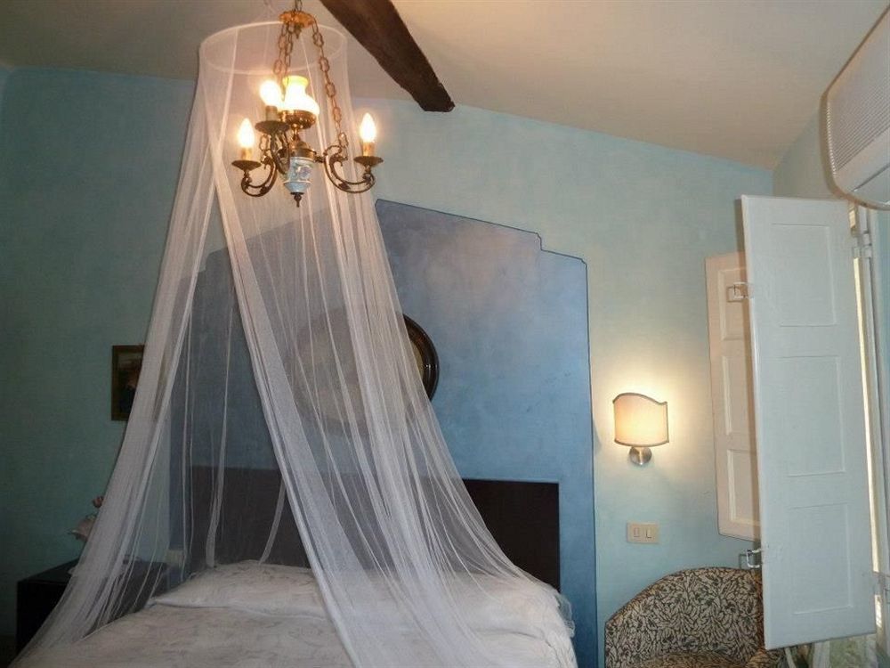 Antica Residenza Santa Chiara -City Center Лука Екстериор снимка